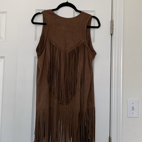 Lily pad vest with fringe trim - Picture 2 of 4